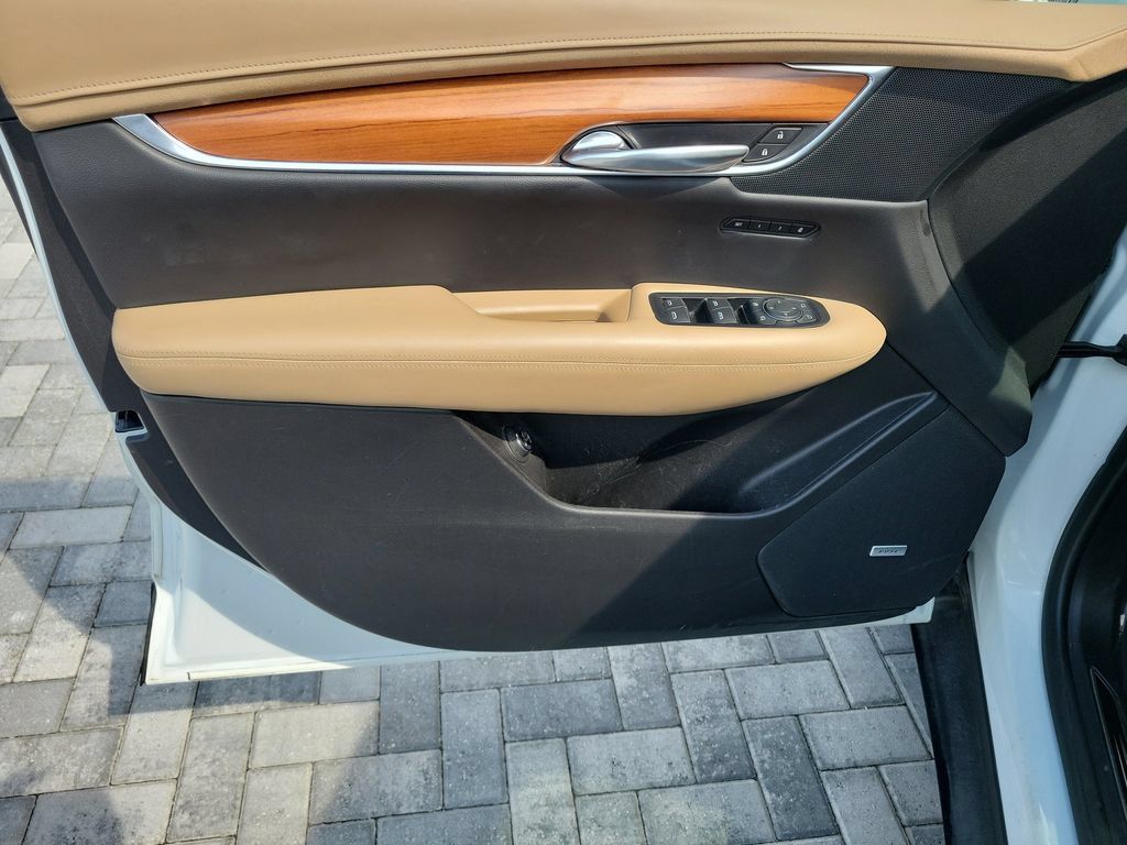 Used 2019 Cadillac XT5 Platinum AWD/4WD image 23