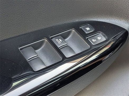 Used 2024 Mitsubishi Eclipse Cross LE image 27