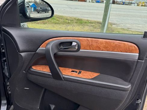 Used 2011 Buick Enclave CXL image 12