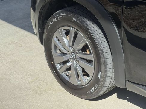 Used 2025 Nissan Pathfinder SV FWD image 33