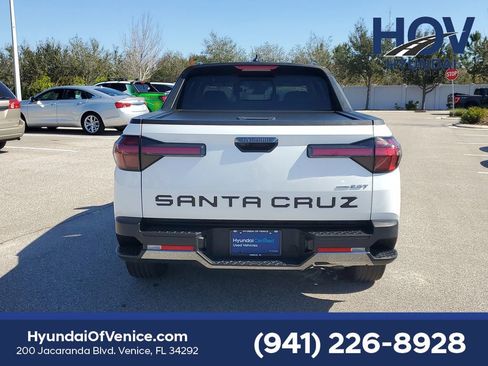Certified 2022 Hyundai Santa Cruz Limited image 8