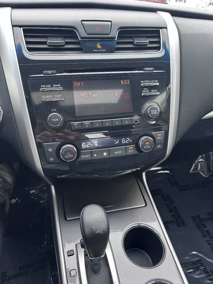 Used 2013 Nissan Altima 2.5 SL w/ 2.5 Moonroof Pkg FWD image 14