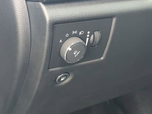 Used 2016 Jeep Grand Cherokee Laredo 75th Anniversary image 34