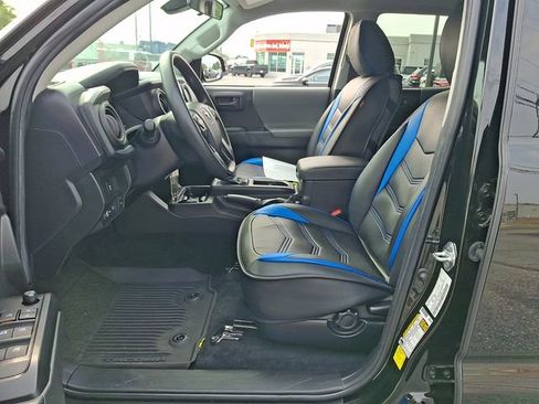 Used 2023 Toyota Tacoma SR AWD/4WD image 15