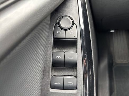Used 2025 Chevrolet Equinox LT FWD image 15