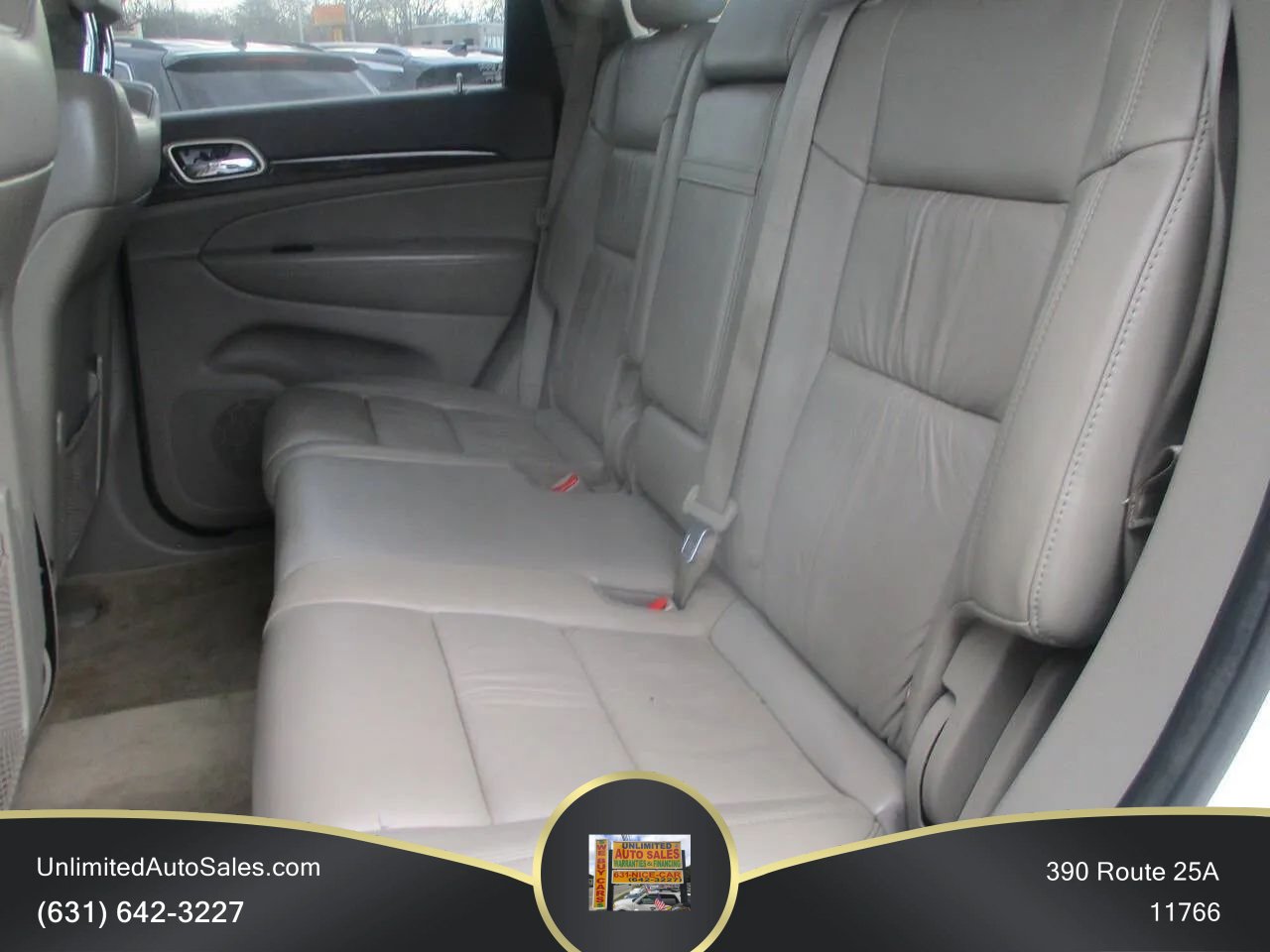 Used 2012 Jeep Grand Cherokee Laredo AWD/4WD image 7