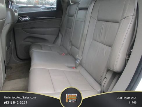 Used 2012 Jeep Grand Cherokee Laredo AWD/4WD image 7