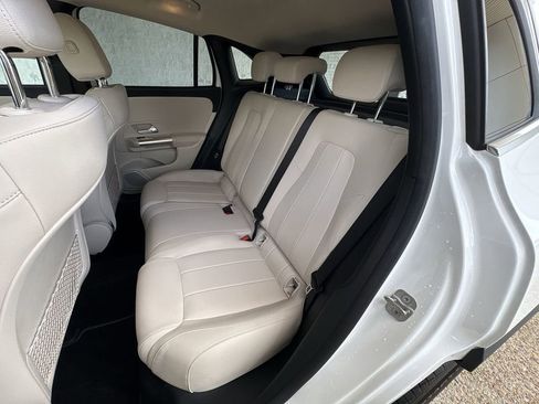 Used 2023 Mercedes-Benz GLA 250 4MATIC image 25