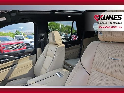 Used 2023 Cadillac Escalade Premium Luxury w/ Performance Package AWD/4WD image 14