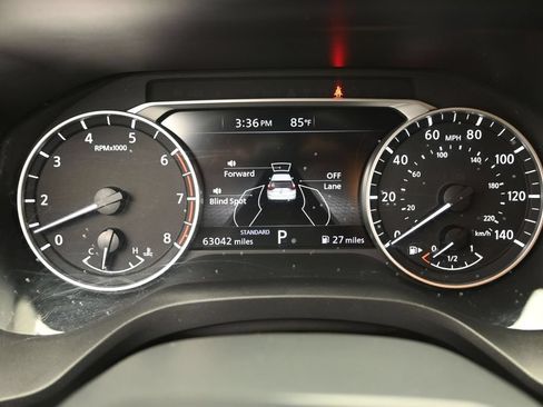 Used 2025 Nissan Rogue SV FWD image 12
