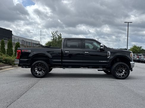 Used 2019 Ford F250 XLT w/ XLT Premium Package AWD/4WD image 11