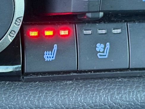 Used 2022 Toyota Tundra Limited image 22