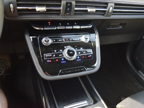 Used 2022 Lincoln Corsair AWD w/ Equipment Group 101A image 14