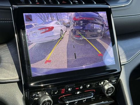 Used 2023 Jeep Grand Cherokee Overland w/ Luxury Tech Group IV image 29