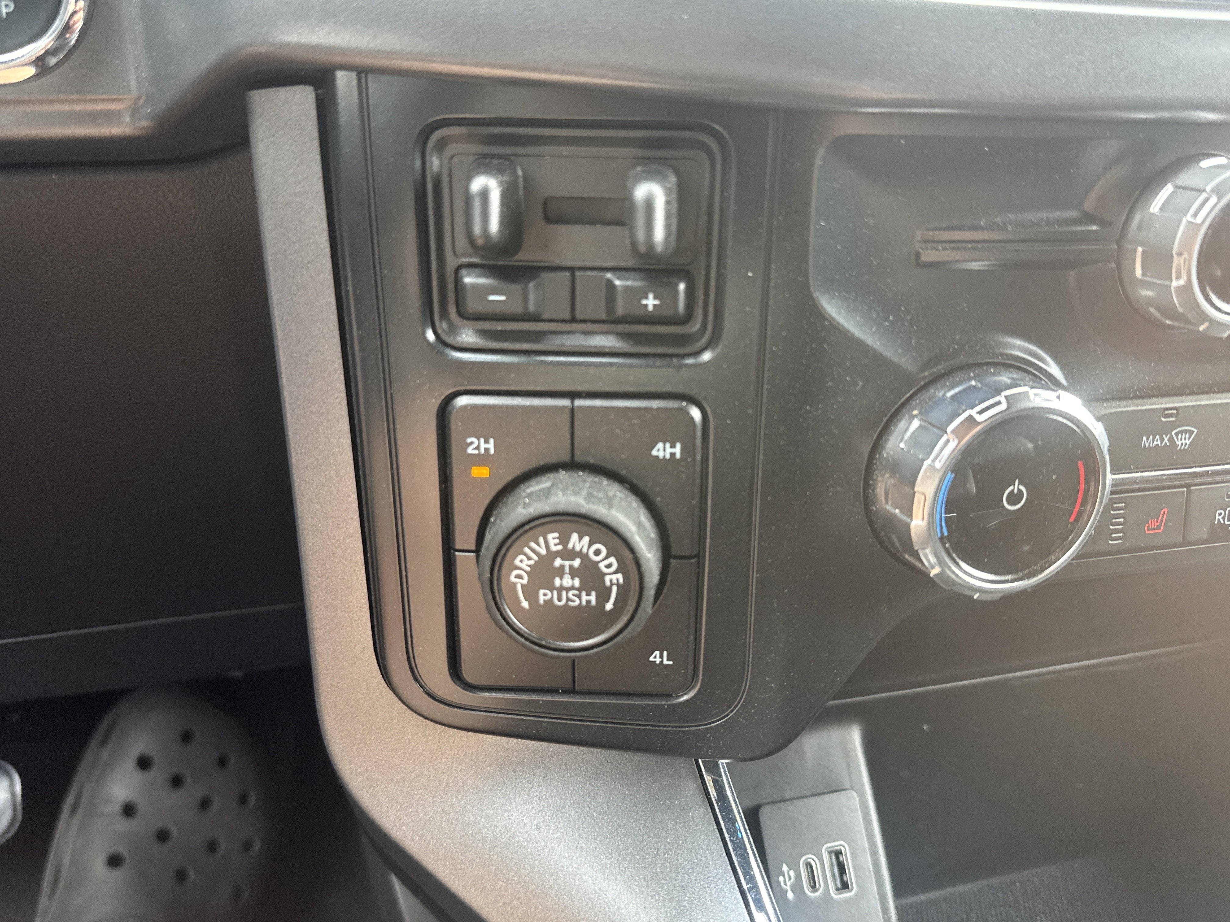 Used 2026 Ford F150 XLT w/ Equipment Group 302A MID AWD/4WD image 18