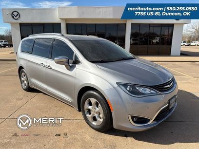 Used 2018 Chrysler Pacifica Limited w/ Advanced Safetytec Group