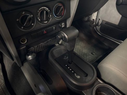 Used 2010 Jeep Wrangler Unlimited Sport AWD/4WD image 17