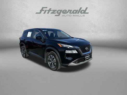 Used 2023 Nissan Rogue SV image 1