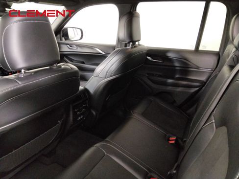Used 2023 Jeep Grand Cherokee Altitude AWD/4WD image 26