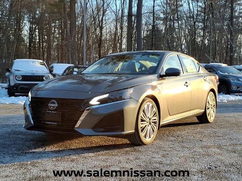 New 2025 Nissan Altima 2.5 SL image 3