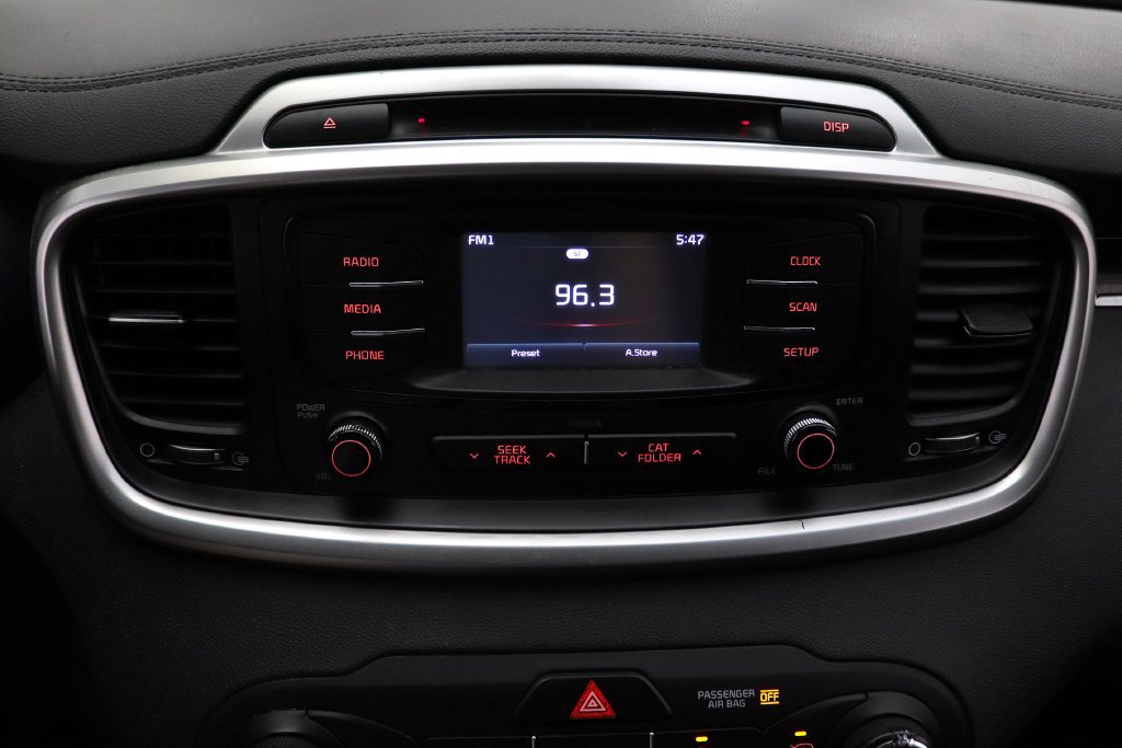 Used 2017 Kia Sorento AWD image 21