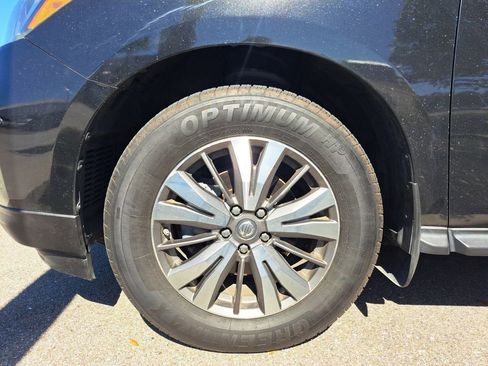 Used 2017 Nissan Pathfinder S image 8