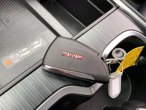 Used 2024 GMC Acadia Elevation w/ Luxury Package image 15