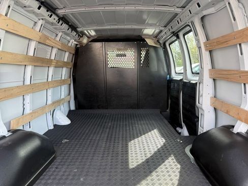 Used 2024 Chevrolet Express 2500 w/ Driver Convenience Package image 9
