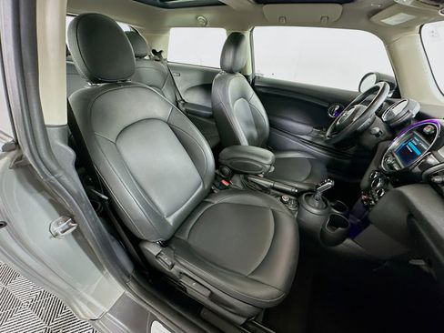 Used 2020 MINI Cooper 2-Door Hardtop image 28