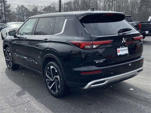 Used 2024 Mitsubishi Outlander SE image 5