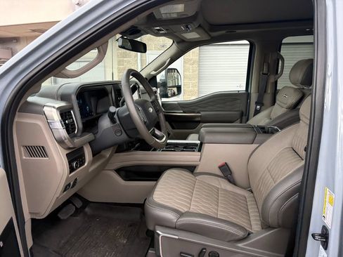 Used 2026 Ford F250 Platinum w/ Platinum Plus Package AWD/4WD image 16
