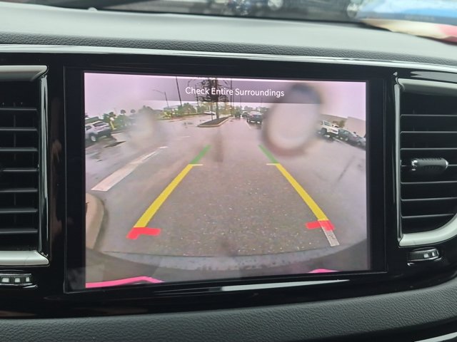 Used 2022 Chrysler Pacifica Touring-L FWD image 14