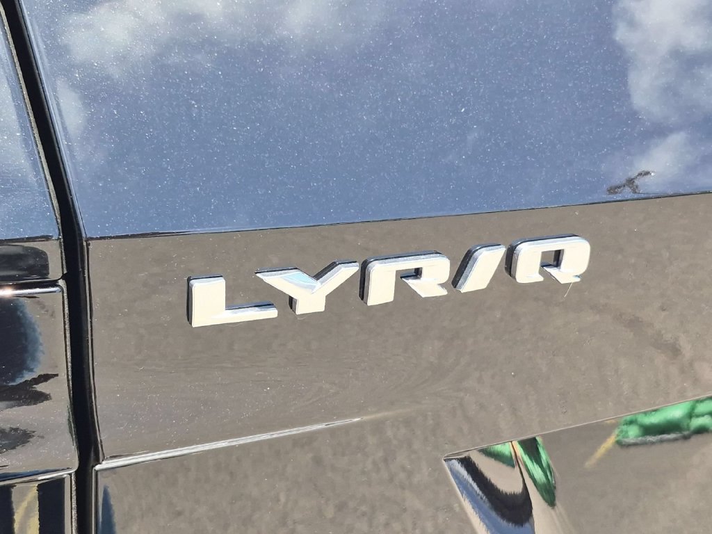 Used 2026 Cadillac Lyriq Luxury AWD/4WD image 26