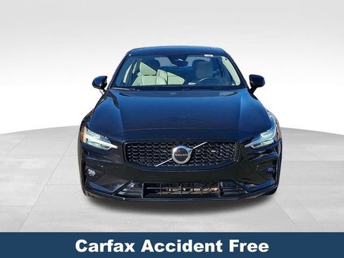 Used 2024 Volvo S60 B5 Core image 3