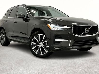 Used 2022 Volvo XC60 B5 Momentum w/ Advanced Package