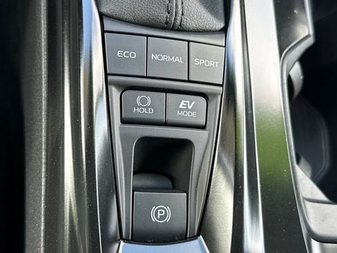 Certified 2025 Toyota Camry SE w/ Convenience Package image 37