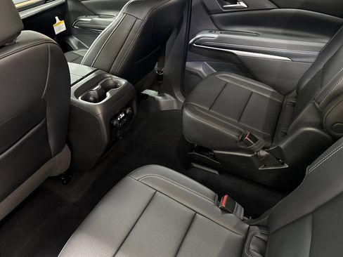 New 2026 Chevrolet Traverse LT w/ Driver Confidence Package FWD image 12