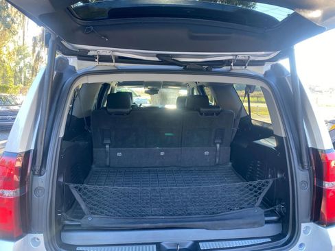 Used 2016 Chevrolet Suburban LT image 5