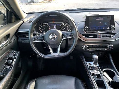 Certified 2023 Nissan Altima 2.5 SR image 5