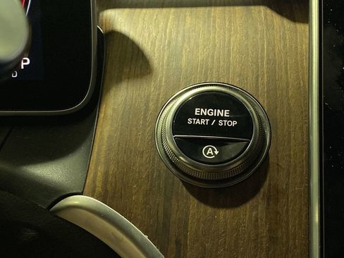 Certified 2025 Mercedes-Benz GLC 300 GLC 300 image 14