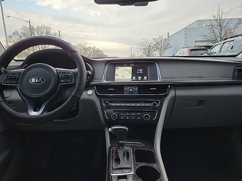 Used 2017 Kia Optima EX w/ Premium Package image 12
