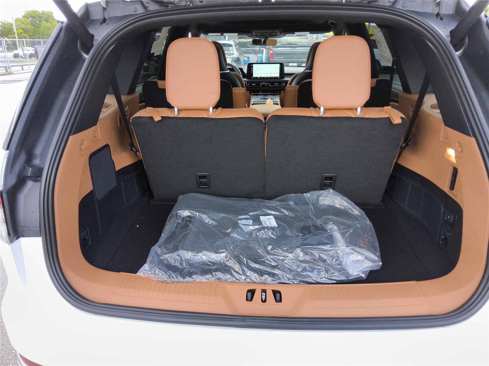 New 2027 Lincoln Aviator Black Label w/ Dynamic Handling Package AWD/4WD image 19