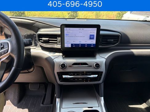 Used 2022 Ford Explorer XLT w/ Equipment Group 202A AWD/4WD image 22