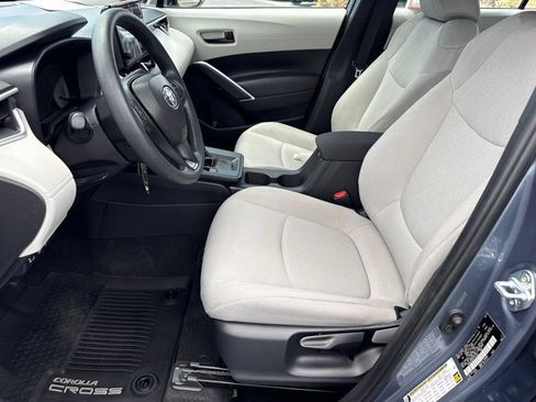 Certified 2026 Toyota Corolla Cross L FWD image 19