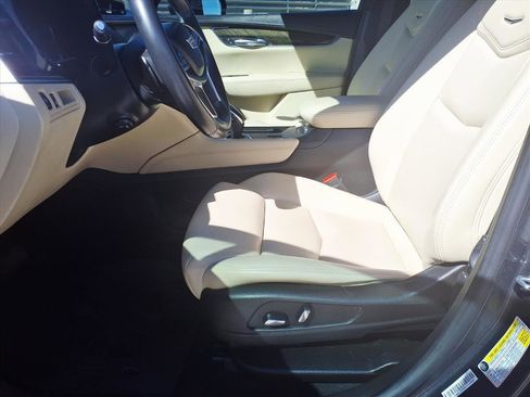 Used 2017 Cadillac XT5 FWD image 21