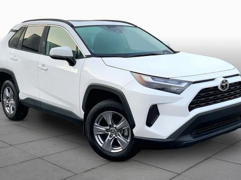 Used 2024 Toyota RAV4 XLE w/ Convenience Package FWD image 3