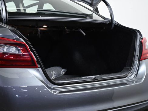 Used 2017 Nissan Altima 2.5 SR w/ Midnight Edition Package image 28