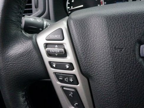 Used 2024 Nissan Titan SV w/ SV Convenience Package image 24