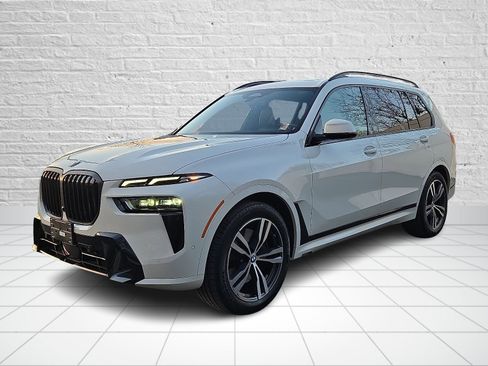 Certified 2025 BMW X7 xDrive40i w/ M Sport Package image 3