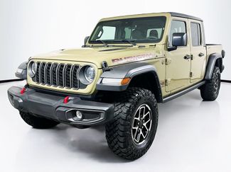 Used 2025 Jeep Gladiator Rubicon w/ Convenience Group AWD/4WD video 1